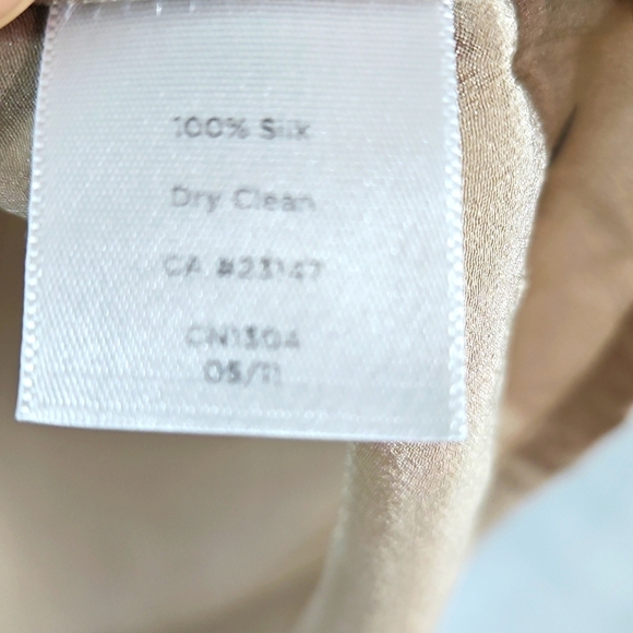 Talbots Beige Studded 100% Silk Women's Top Size Medium - Picture 5 of 7